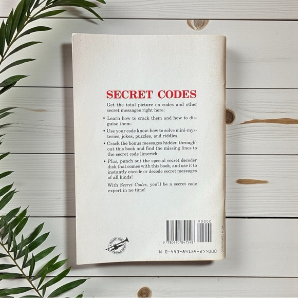 Vintage 1990 Explorer Books – SECRET CODES – With Unpunched Decoder Disk - Picture 2 of 9